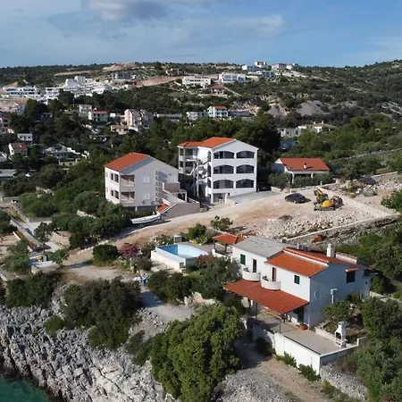 Ajdukovic Apartman *